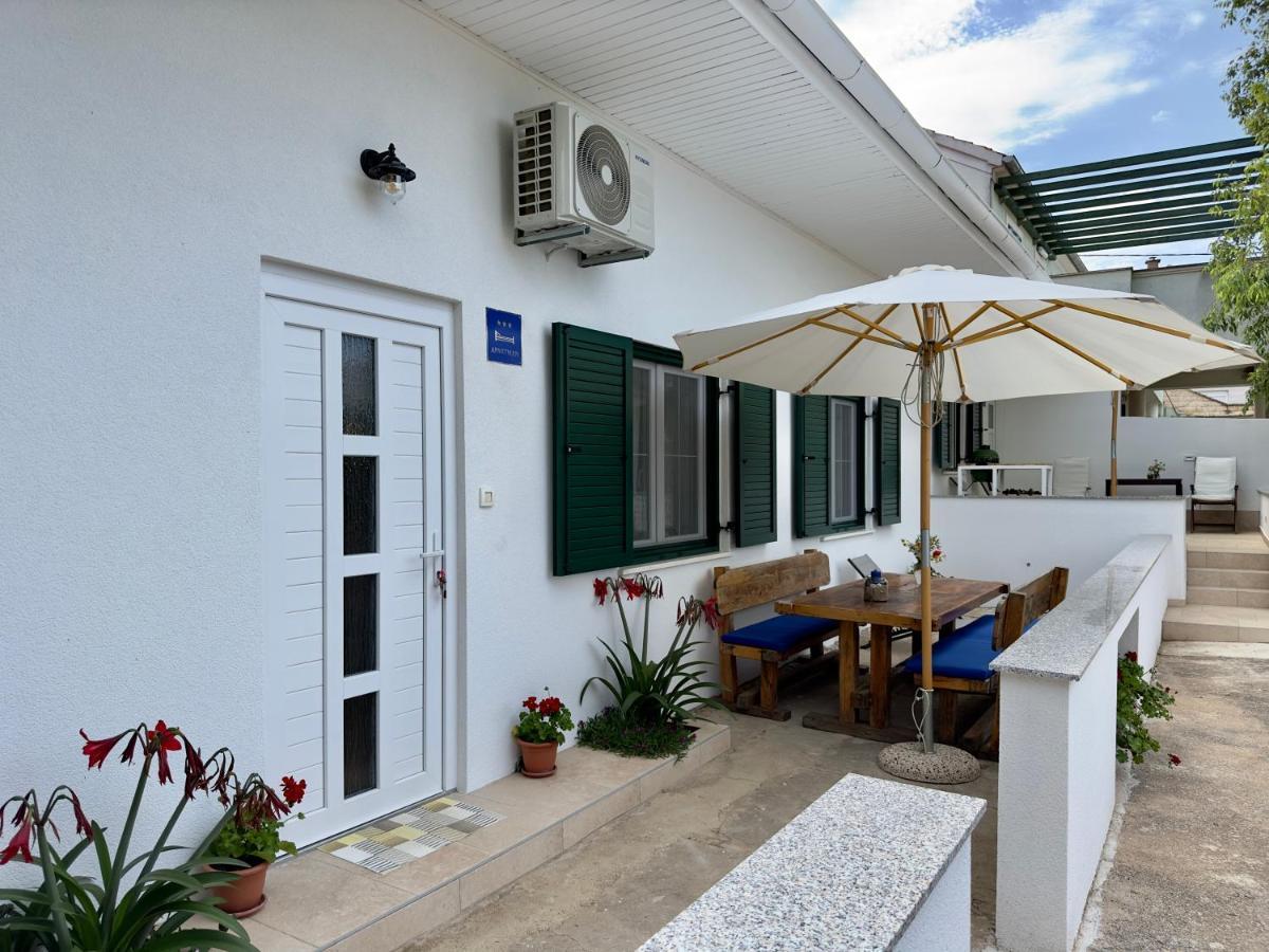 Matek Family & Studio Apartment Рованьска Экстерьер фото